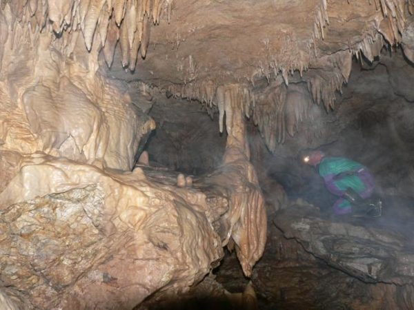 Invito alla speleologia: Alpi Apuane - Grotta Tana che Urla. Nel cuore della Pania e del Forato