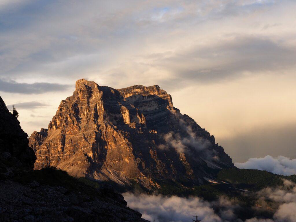 Il monte Pelmo al tramonto