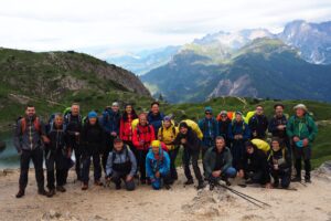 Foto di gruppo sul lago Coldai