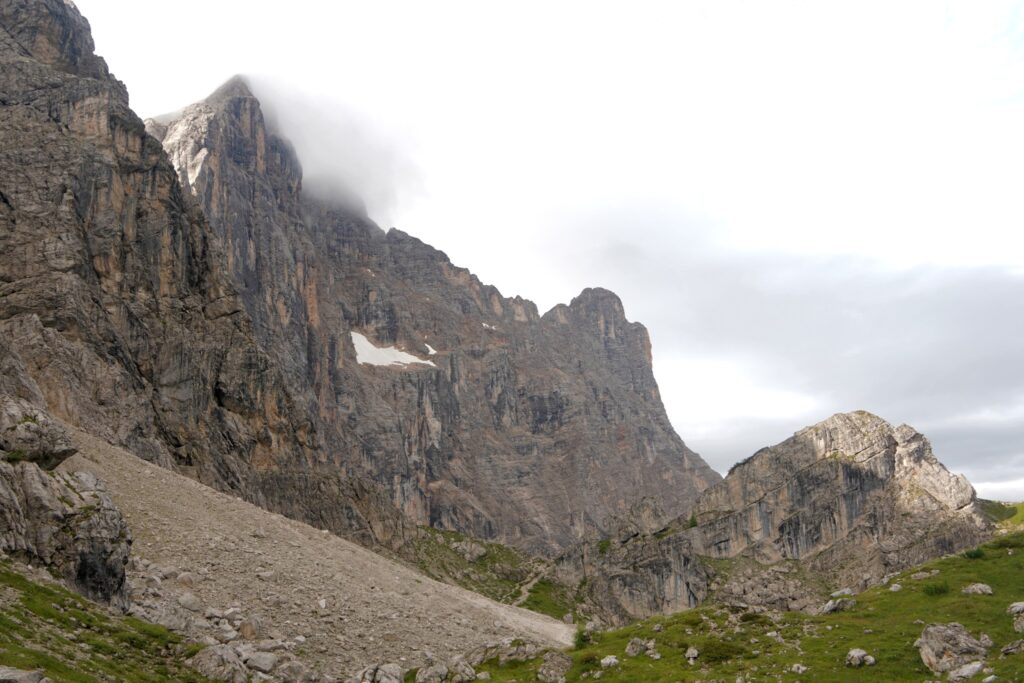 La "Parete delle pareti", la nord-ovest del Civetta con il piccolo "ghiacciaio" Cristallo