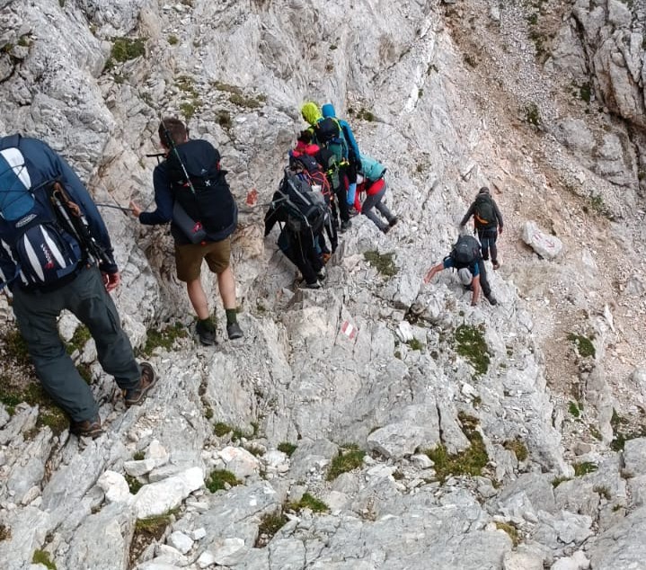 Inizio della discesa dalla forcella delle Sasse